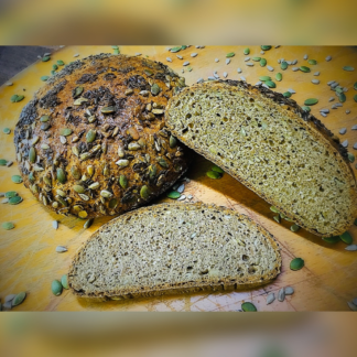 - Kernhaltiges Roggen-Weizen-Mischbrot.  750g